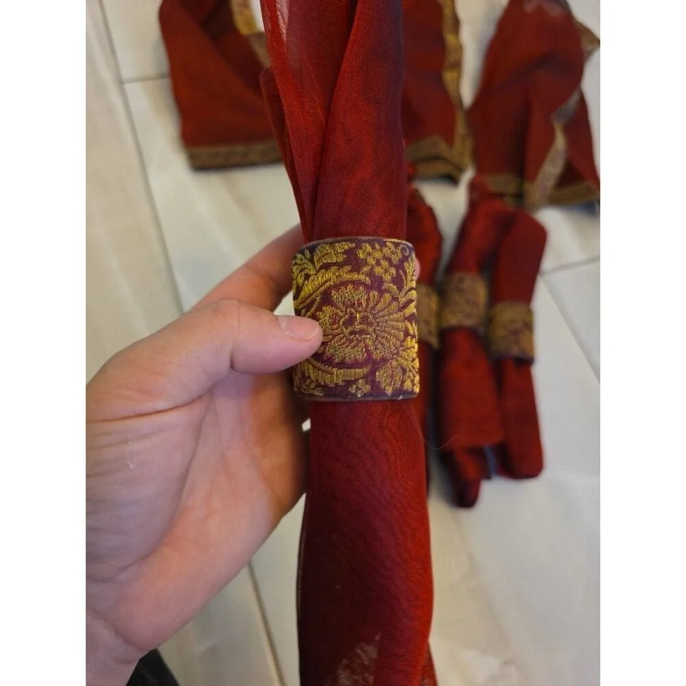 4 Christmas Red Embroidered Square Napkins With Napkin Rings 18